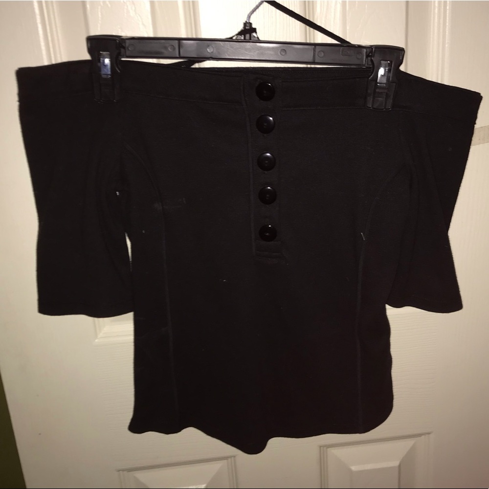 FREE PEOPLE OFF THE SHOULDER BLACK BUTTON DOWN TOP